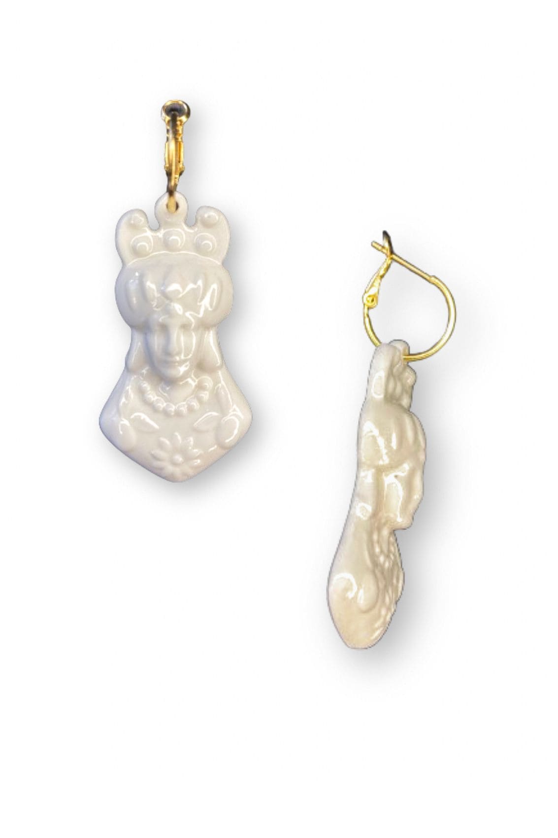 Blanco | ALMUDAYNA | Pendientes artesanales largos hechos a mano en porcelana cabeza siciliana Balarmú